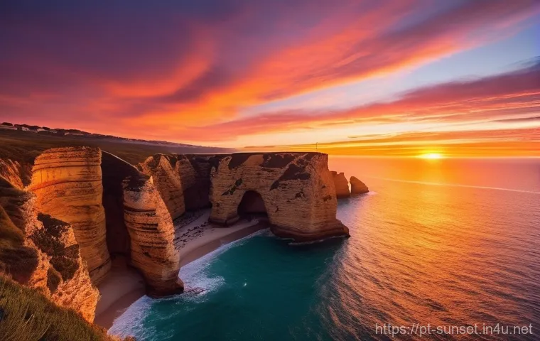 선셋포인트 바위 위에서의 선셋 - **Prompt:** A breathtaking wide-angle shot of a majestic sunset over a rugged coastal cliff in Portu...